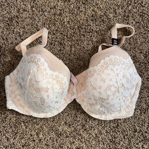 Victoria's Secret Lace Bra in Cream and White